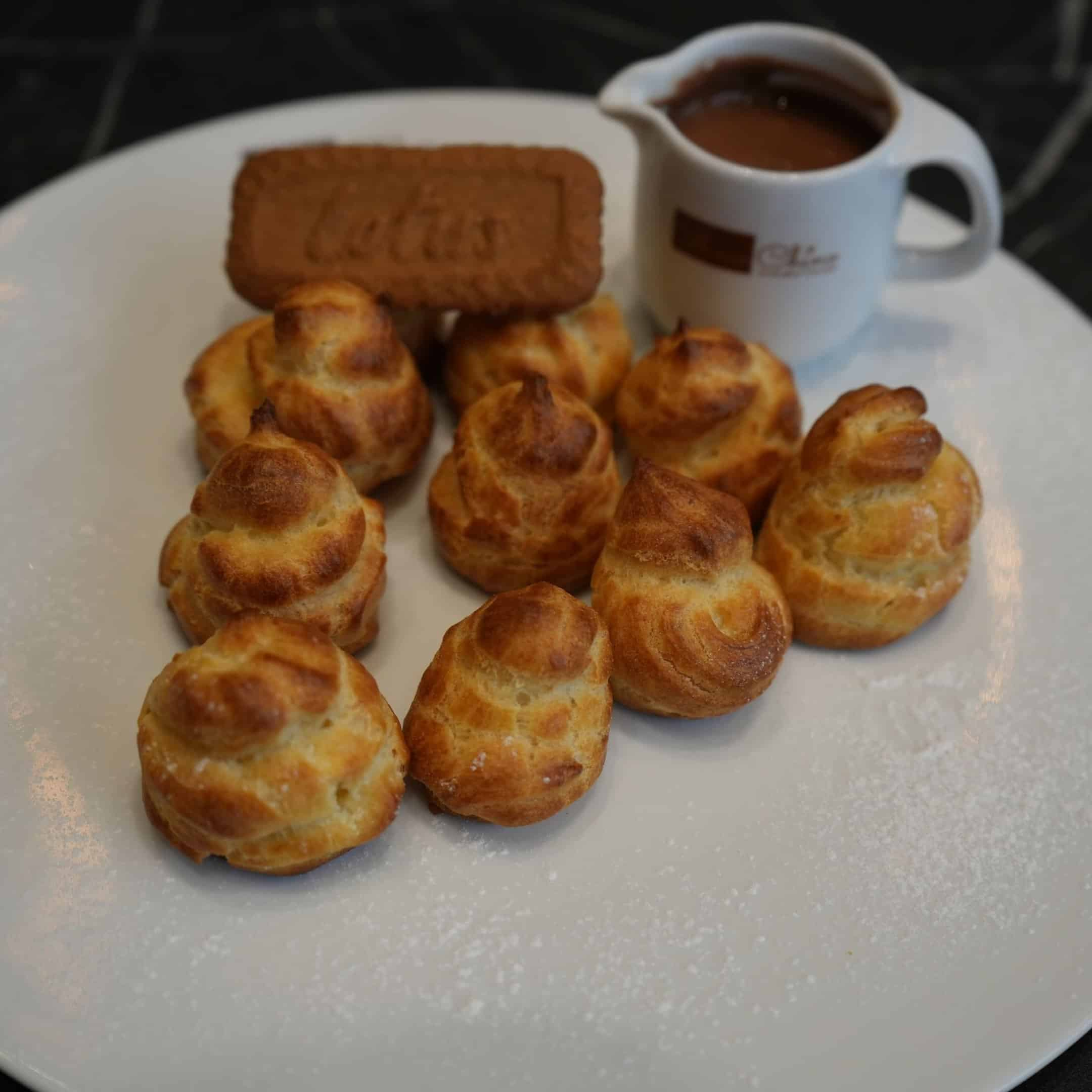 Choux À La Crème Lotus